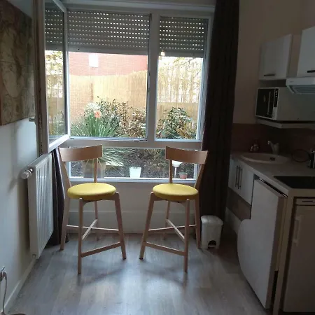 Apartment Chic Studio Near Paris Saint-Denis (Seine-Saint-Denis)
