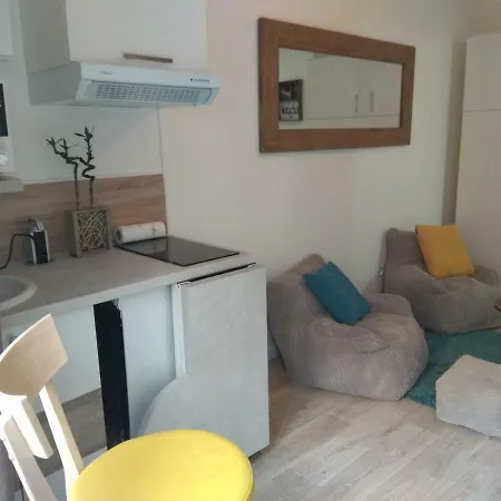 Chic Studio Near Paris Saint-Denis (Seine-Saint-Denis)